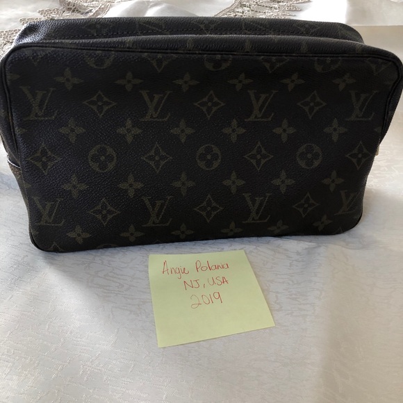SOLD—-Louis Vuitton Toiletry 28 Authentic - Picture 7 of 7